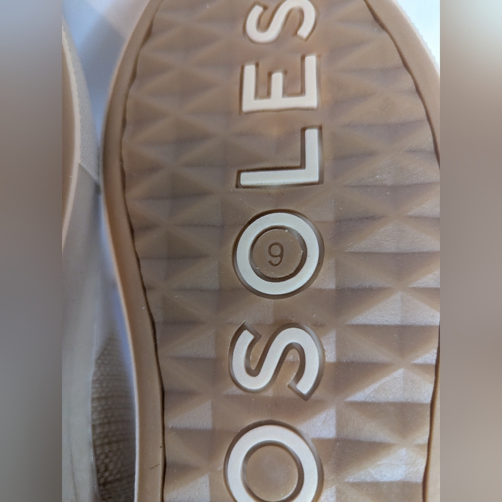 NIB Aerosoles Bramston Casual Sneakers Women's Size 9 - Picture 9 of 9